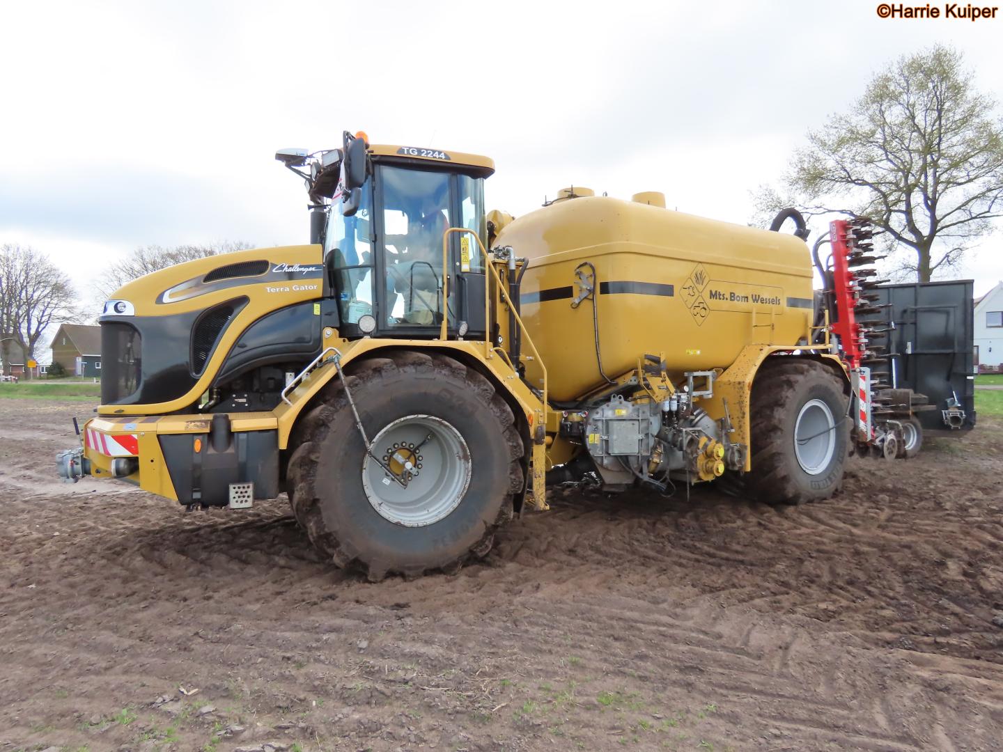 Mts Bom-Wessels bemesting met Terra Gator 2244